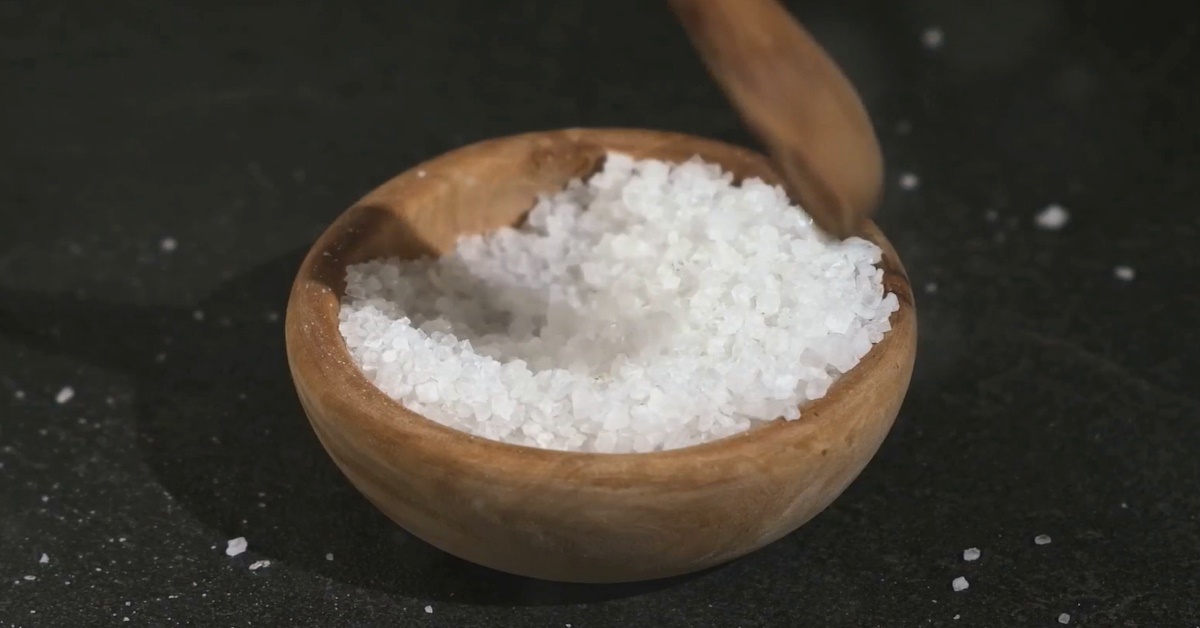 Place Salt in a Sacred Corner of Your Home to Discover Its Impact